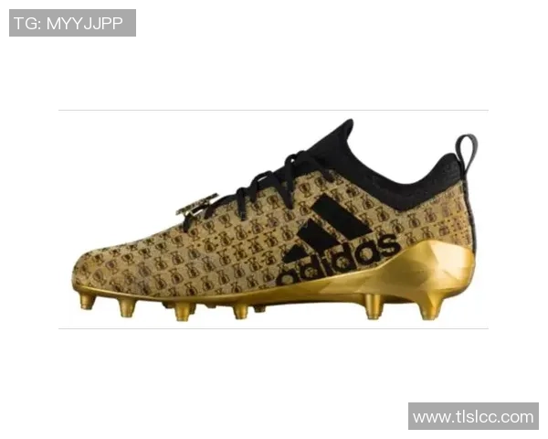 黑色足球鞋在球星脚下展现霸气魅力，助力球场上风驰电掣的表现